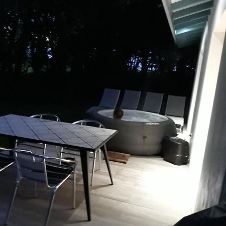Chambre D Hotes Du Pin Avec Spa Privatif Pey Luaran gambar
